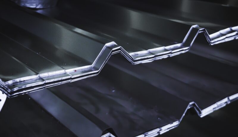 jakie-sa-roznice-miedzy-blacha-ocynkowana-a-miedziana-na-dachy